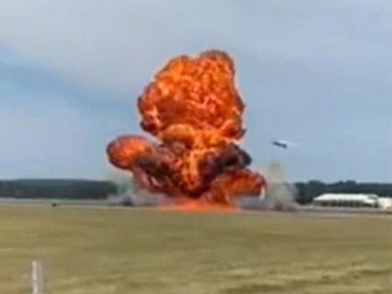 Explota camión de propulsión a chorro y muere chofer en Michigan