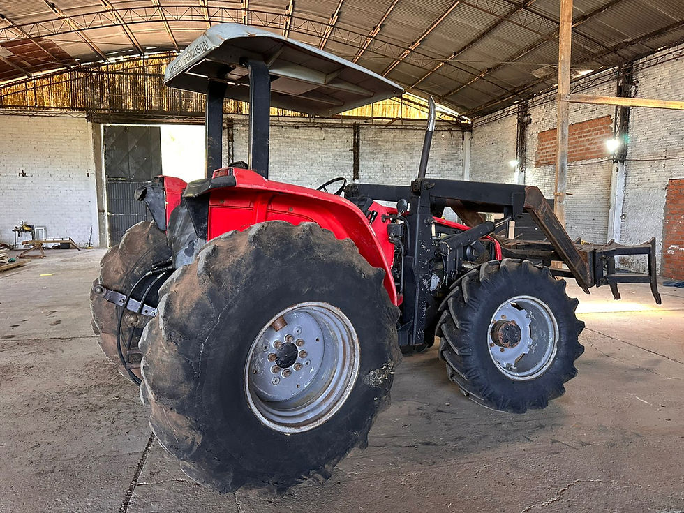 Miniatura: TRATOR AGRÍCOLA MASSEY FERGUSON 5275, Ano 2004