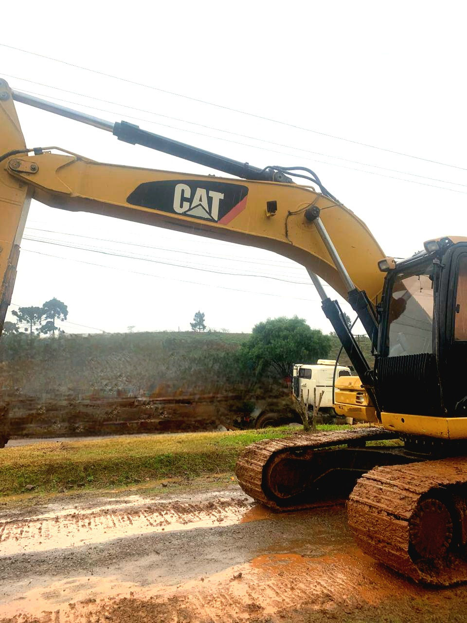 Miniatura: ESCAVADEIRA HIDRÁULICA CATERPILLAR 323DL,  Ano 2011