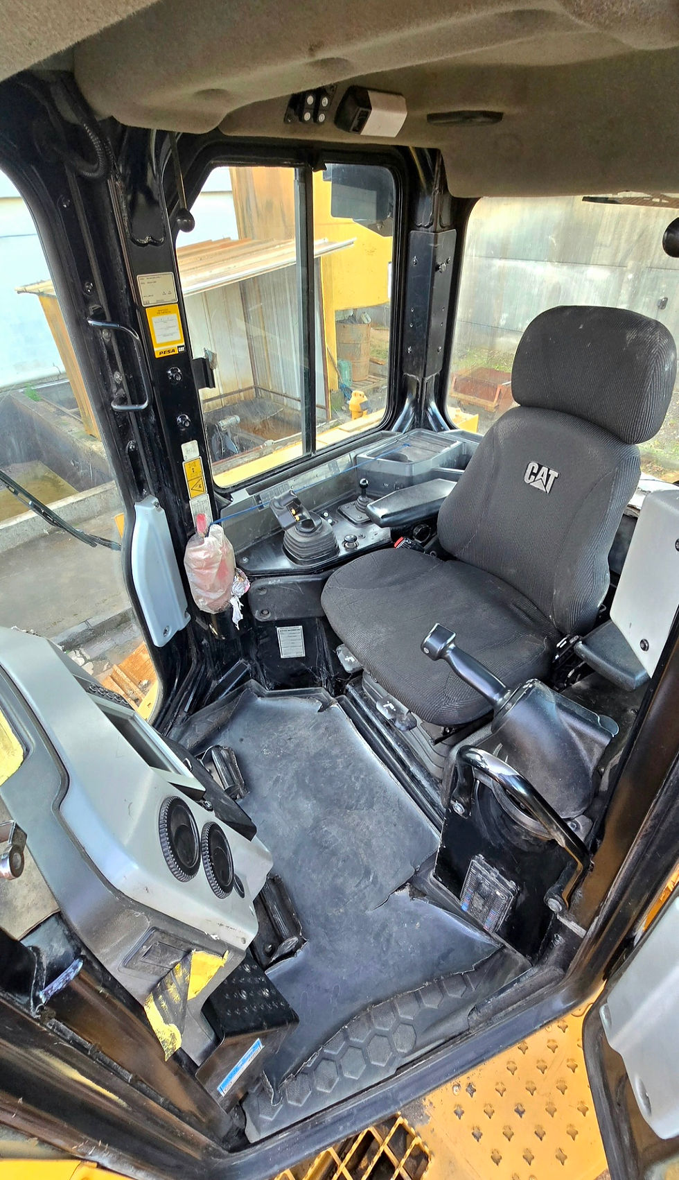 Thumbnail: TRATOR DE ESTEIRAS CATERPILLAR D6N XL, Ano 2019