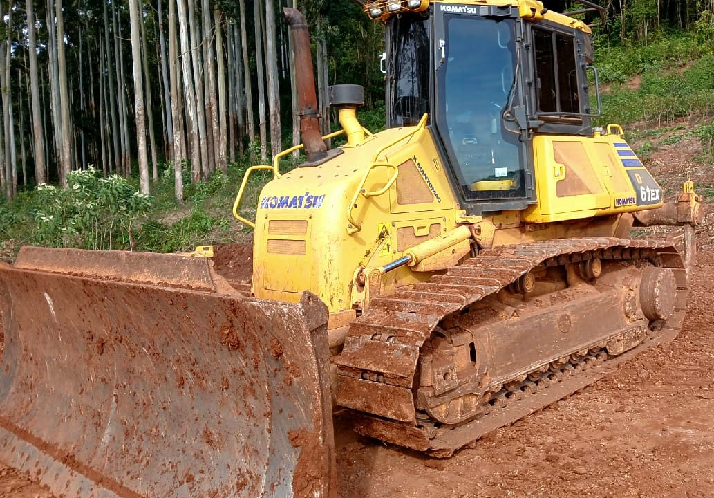 TRATOR DE ESTEIRAS KOMATSU D61-EX, Ano 2022 com RIPPER