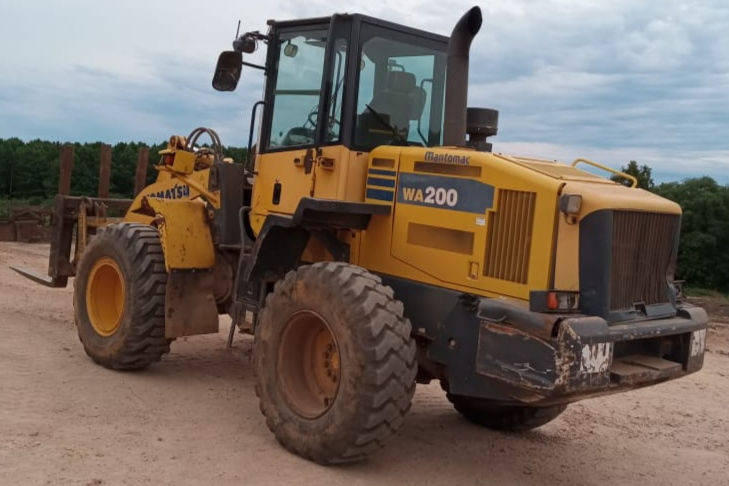 縮圖：PÁ CARREGADEIRA KOMATSU WA200, Ano 2014