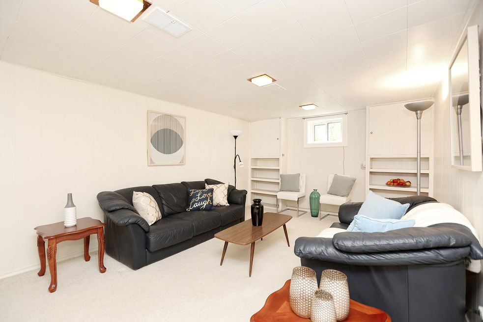 15 Greylawn Cres (25).JPG