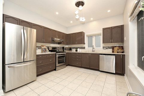 806 Greystone Crt (17).jpg