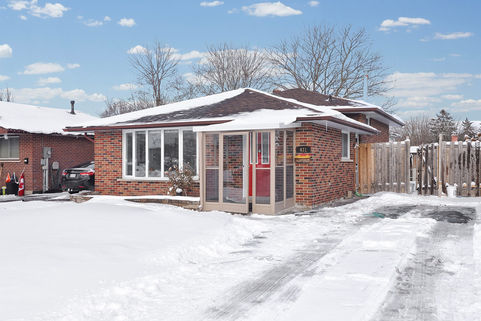 431 Oshawa Blvd North (25).JPG