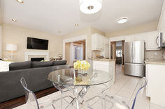 13-255 Shaftsbury Ave (18).jpg