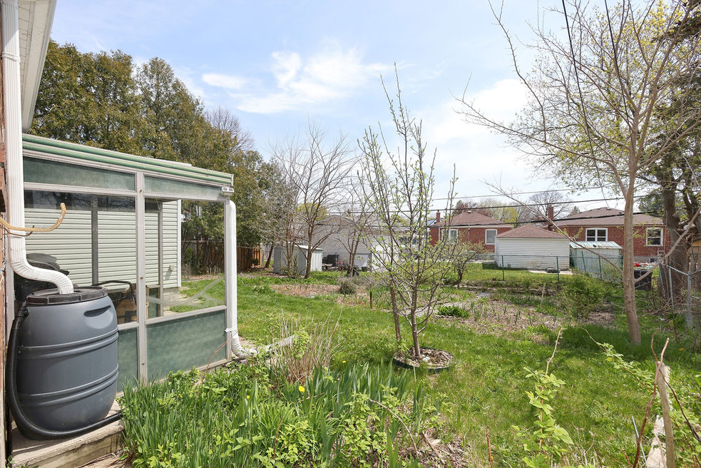 15 Greylawn Cres (1).JPG