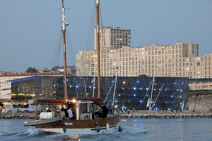 balade-en-mer-calanques-de-marseille-frioul-cote-bleu-localanque-le-vaillant-3.jpg
