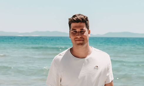 Portrait Luca bearbeitet_compressed.jpeg