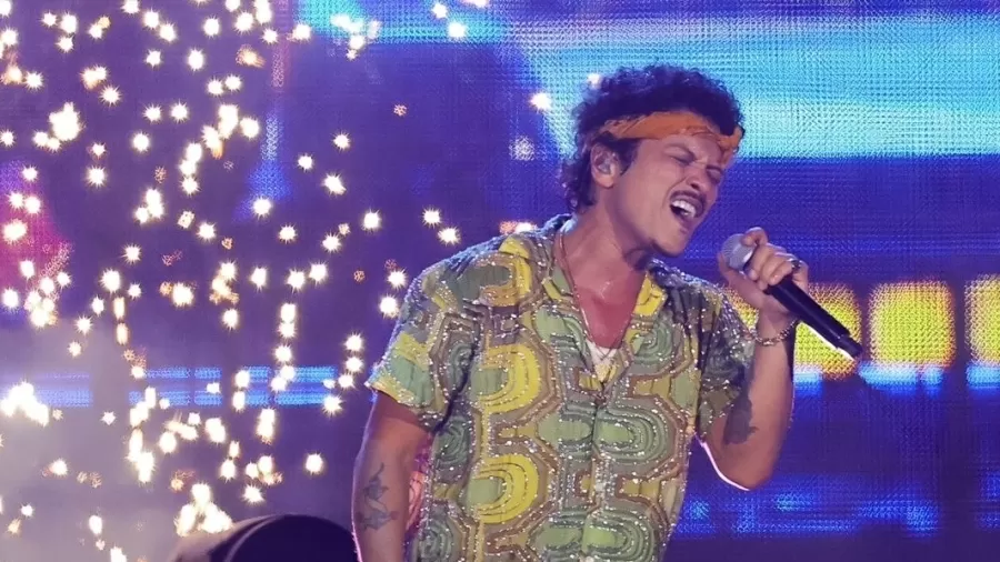 Mesmo sem apresentar show inédito no MorumBis, Bruno Mars vale o repeteco.