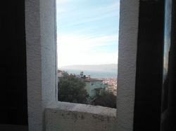 Anıt Mezarın İçinden Gemlik