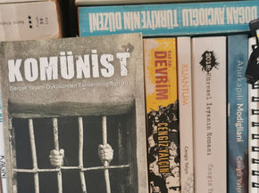 "KOMÜNİST"