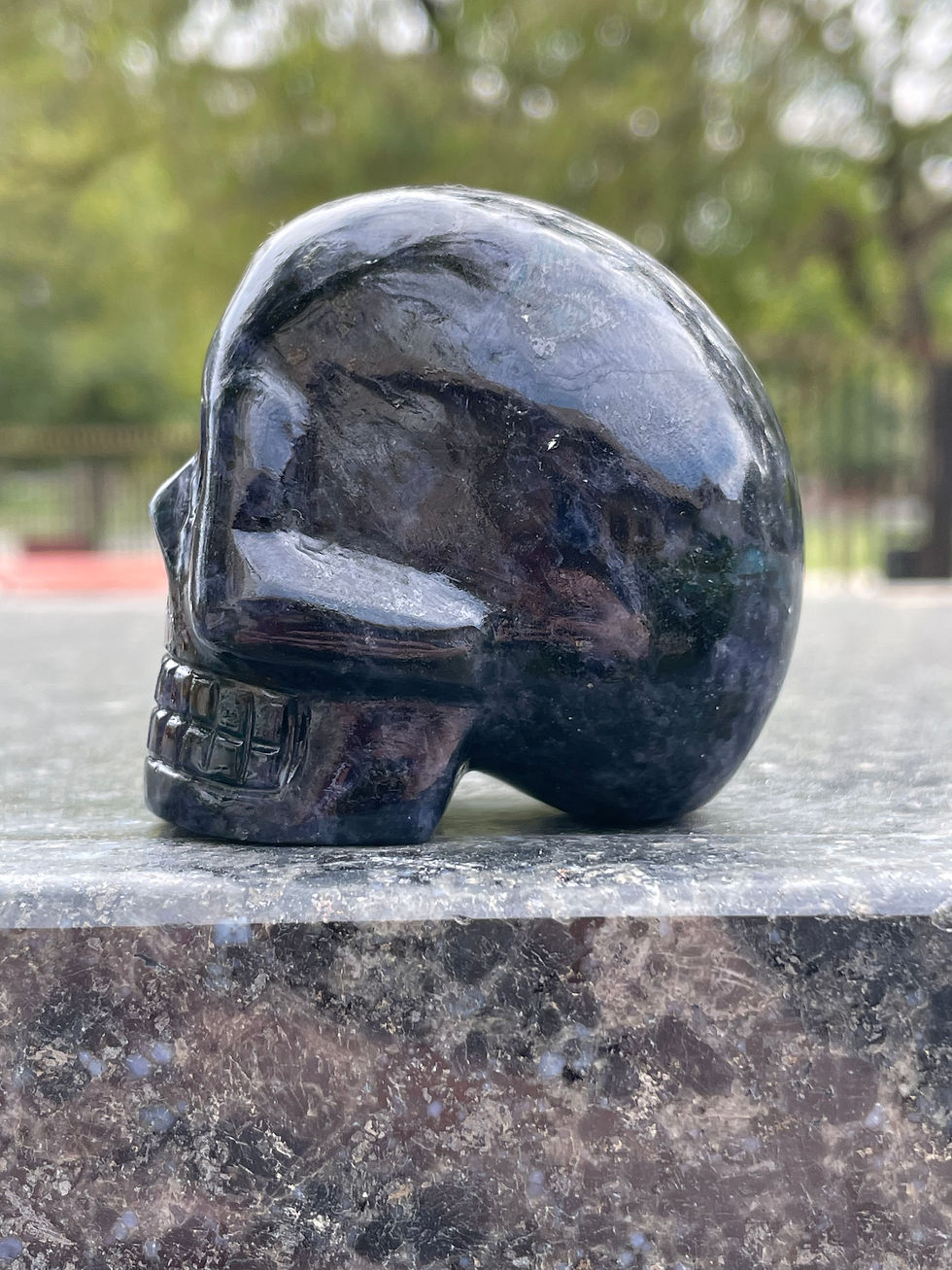 Miniatura: Cordierite Skull (Iolite)