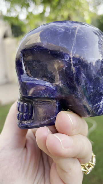 Miniatură: Sodalite Skull (UV Reactive)