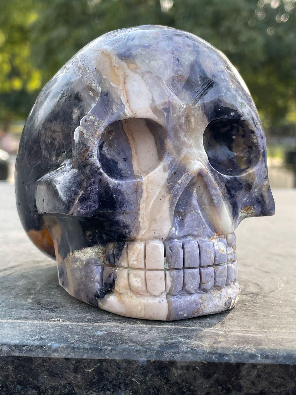 Thumbnail: Tiffany Stone Skull 