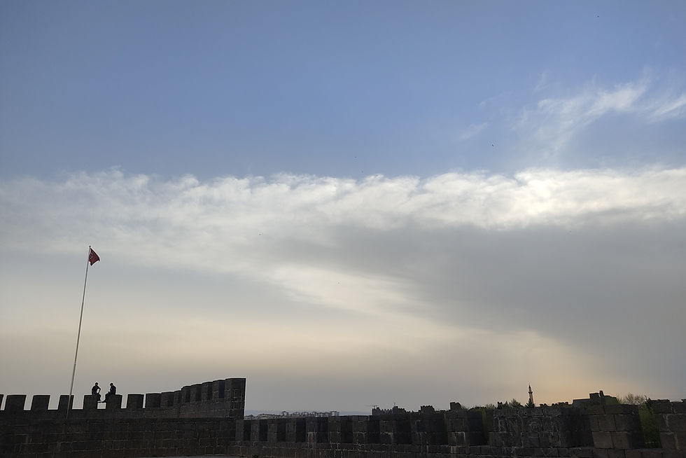 The great black basalt walls of Diyarbakır, with the massive Keçi Burcu bastion