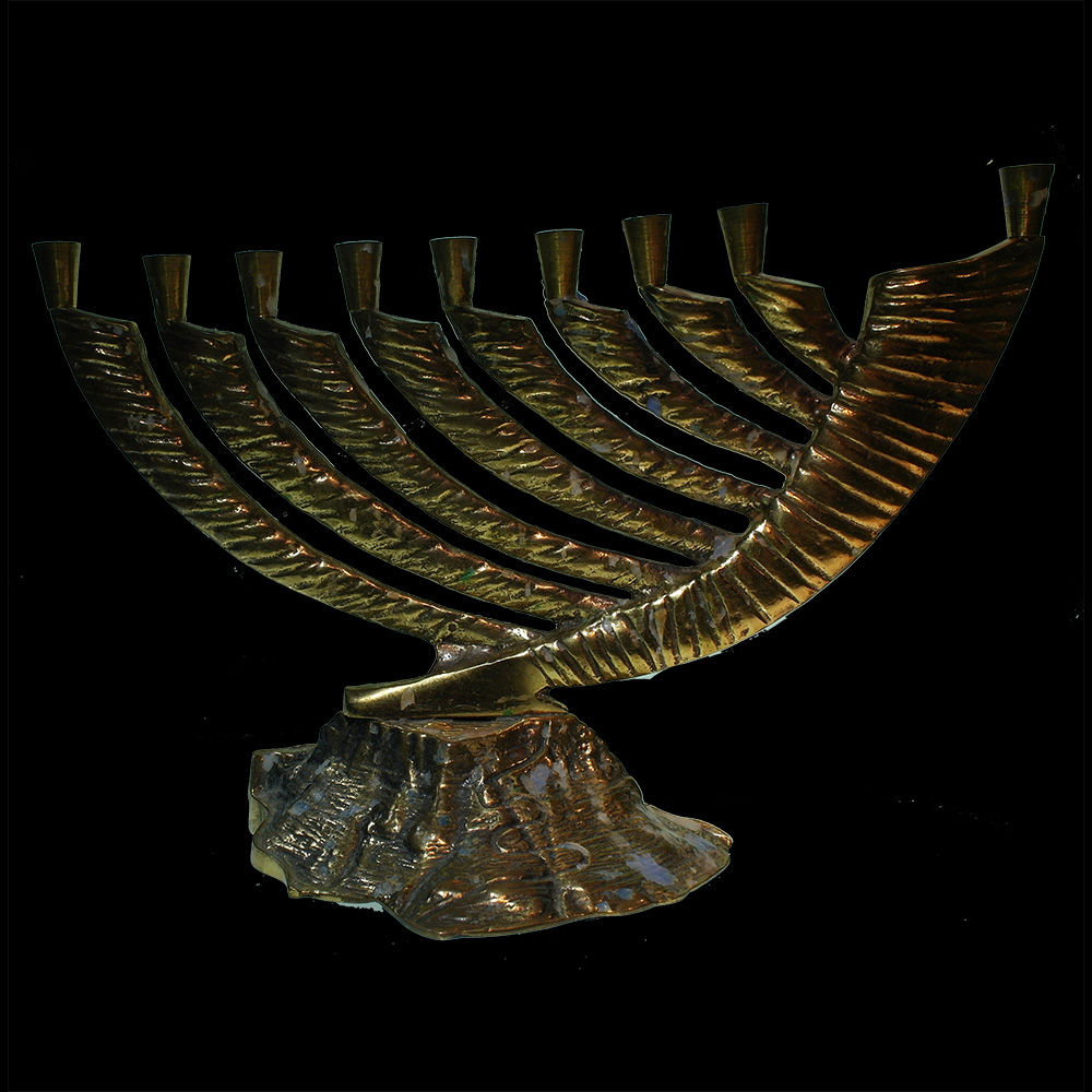 חנוכיה יצוקה מפליז שנות השישים