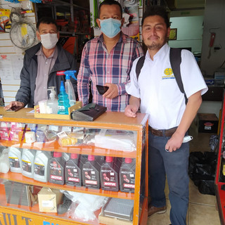 foto con cliente 3.jpeg