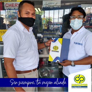 foto con cliente 1.jpeg