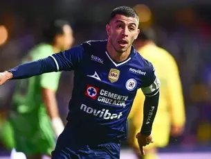 Noche de infarto en la capital: La Máquina de Joel Huiqui llegó a ponerse 4-1 pero terminó pidiendo la hora ante una feroz reacción azulcrema.