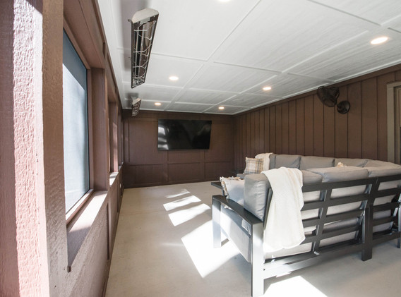Wheaton - Enclosed Deck