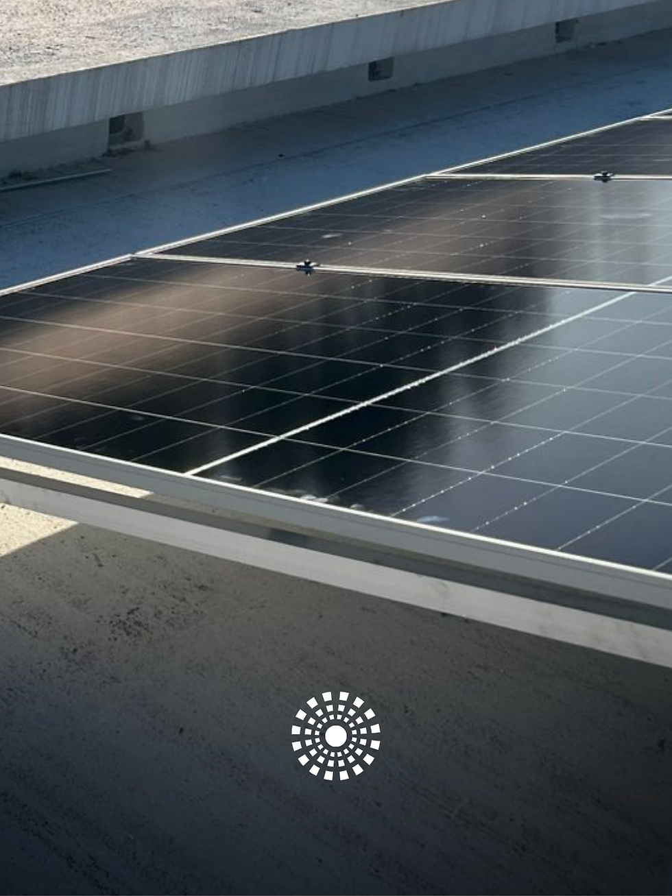 La creciente conciencia medioambiental y el deseo de reducir gastos energéticos han impulsado a muchas personas a buscar alternativas más sostenibles. Entre ellas destaca la energía solar, una fuente limpia, renovable y cada vez más accesible.