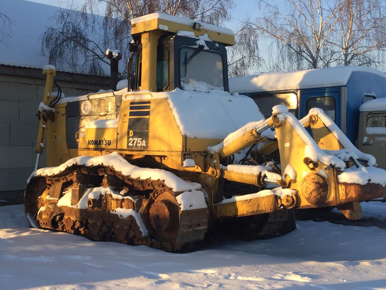 бульдозер Komatsu 275