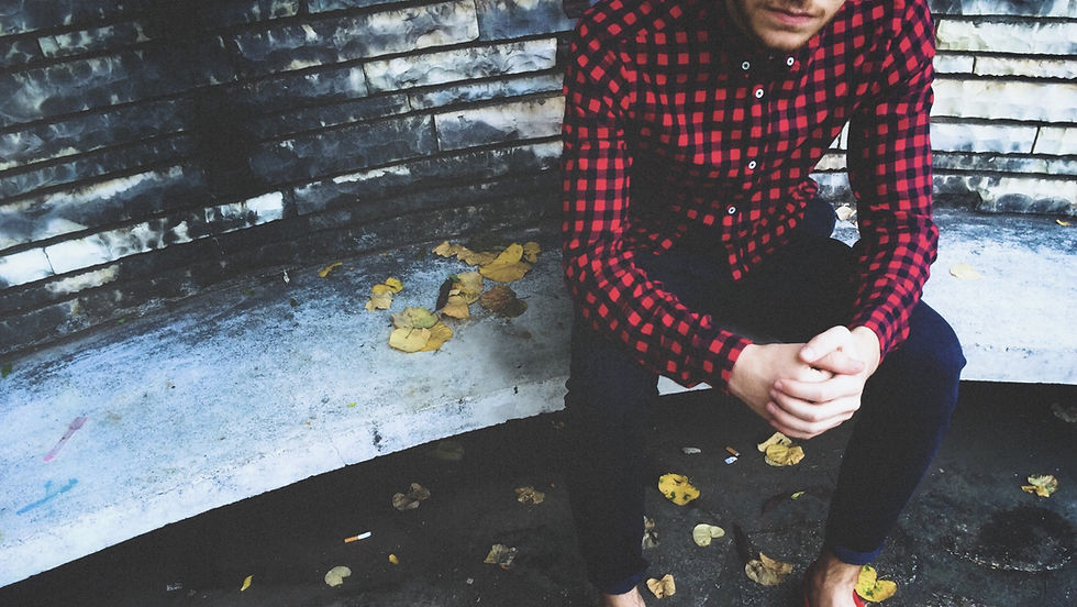 Man-Fashion-sitting