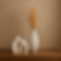 Composição Minimalista com Vasos Cerâmicos.png