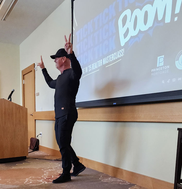 Ed Fordyce presenting gesture.JPG
