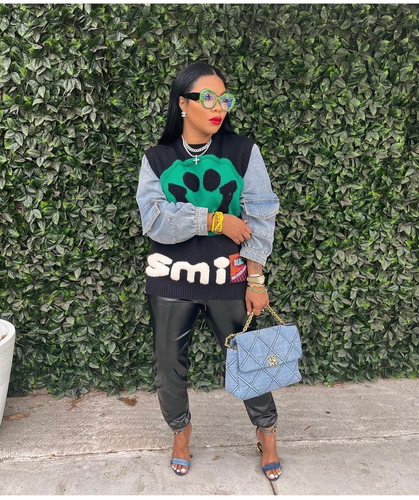 Smiley face sweater | www.itsmalacka.com