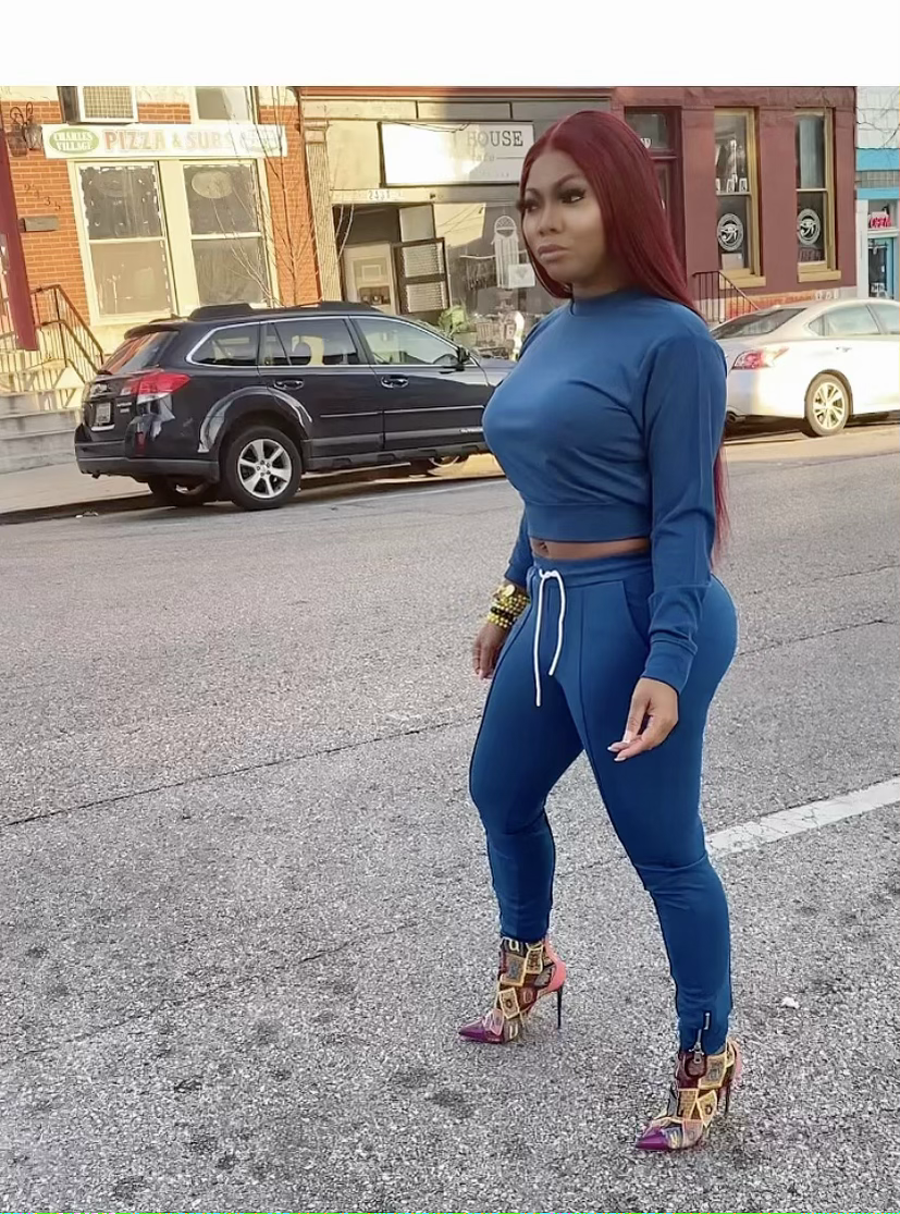 Pop Up Jogging Suit