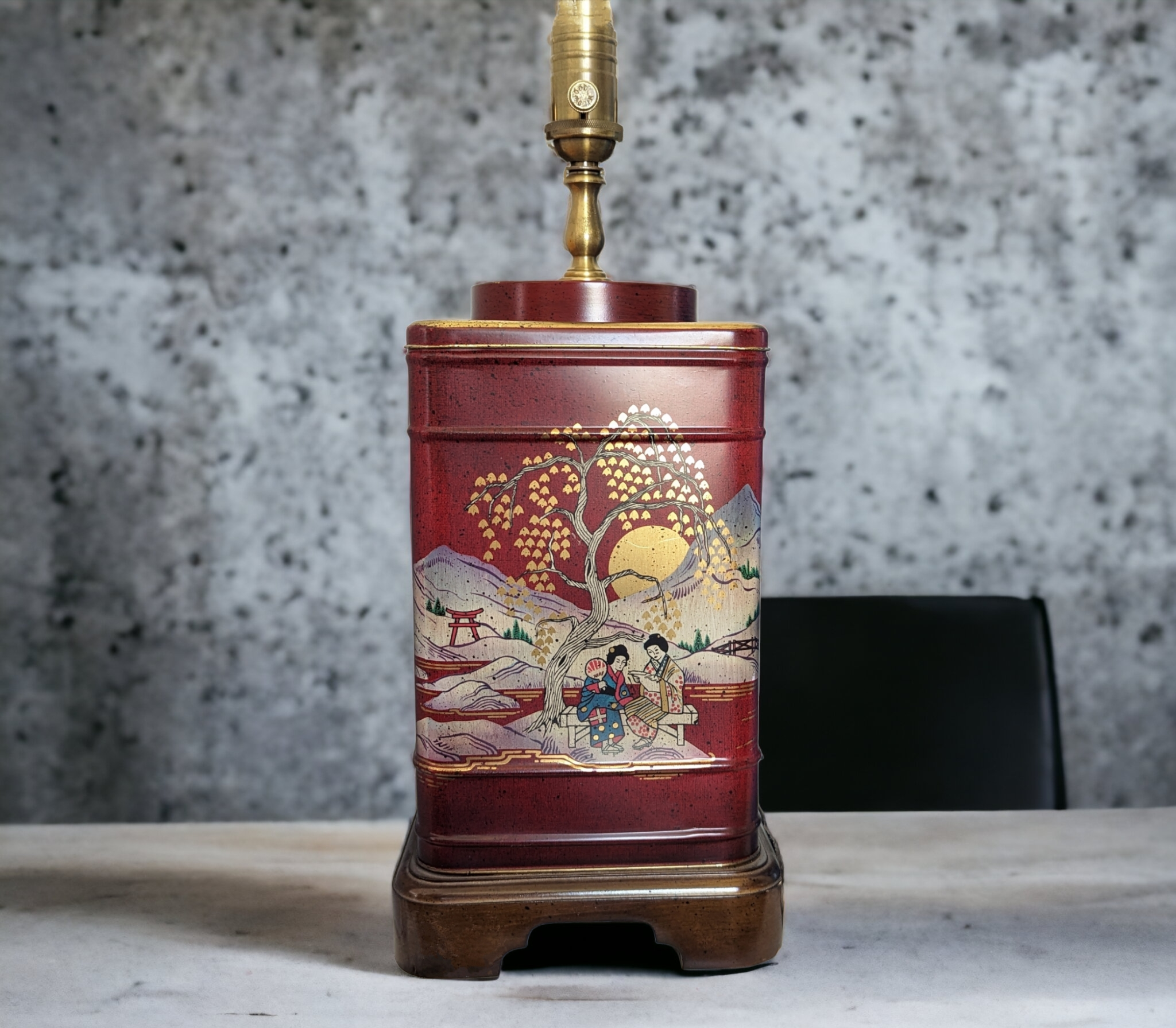 Vintage Hand-Painted English-Style Chinese Export Tea Caddy Table Lamp