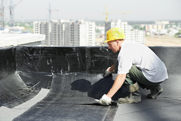 What Are the Signs That the Insulation of Your Flat Roof Needs Replacing?