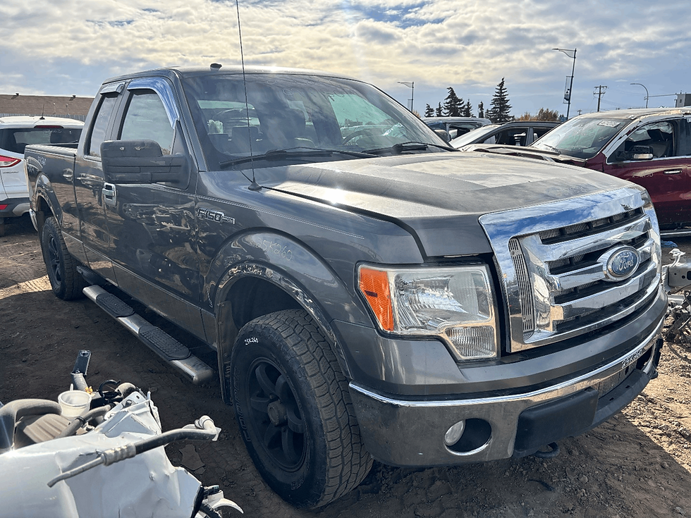 Front right view of a 2009 F150 XLT SUP 5.4L