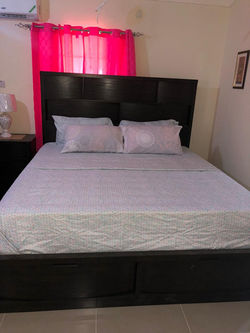 Sandys Signature Suite