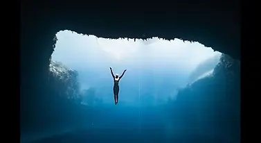 Deans-Blue-Hole-bahamas.webp