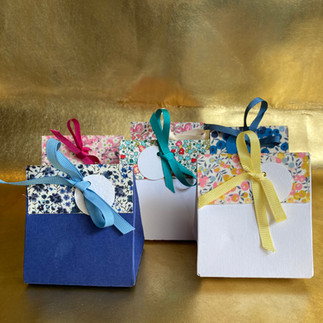 Ballotins de dragées Théma Créations en tissu Liberty