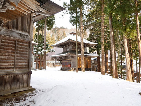 Nozawa Onsen: Snowboarden in einem von Japans ältesten Skiresorts