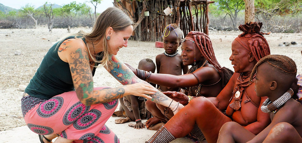 Kati und Himba.jpg