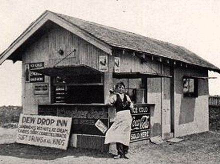 The hotdog stand where Nathan and Richard stopped after murdering Bobby Franks.