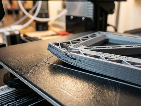 Comment éviter le warping en impression 3D : guide 2026