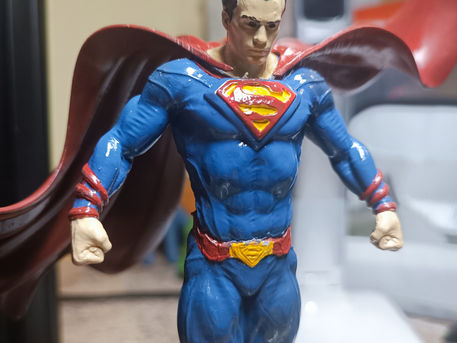 Super-héros en 3D : Imprimez et peignez votre propre Superman avec Anycubic Photon Mono X et Elegoo.