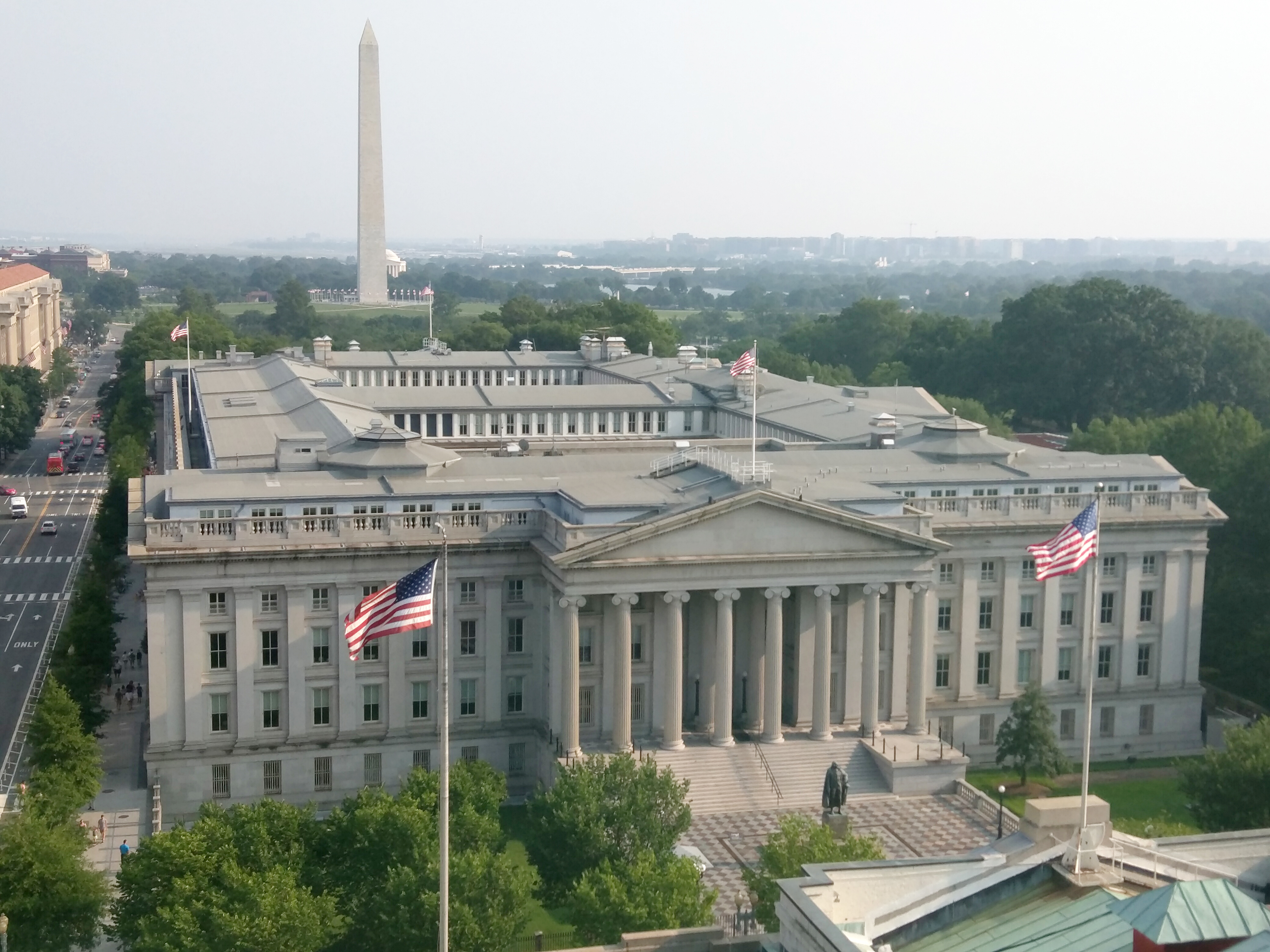 Washington Wants Stablecoin Issuers to Act Like Banks — and the Small Players May Not Survive It