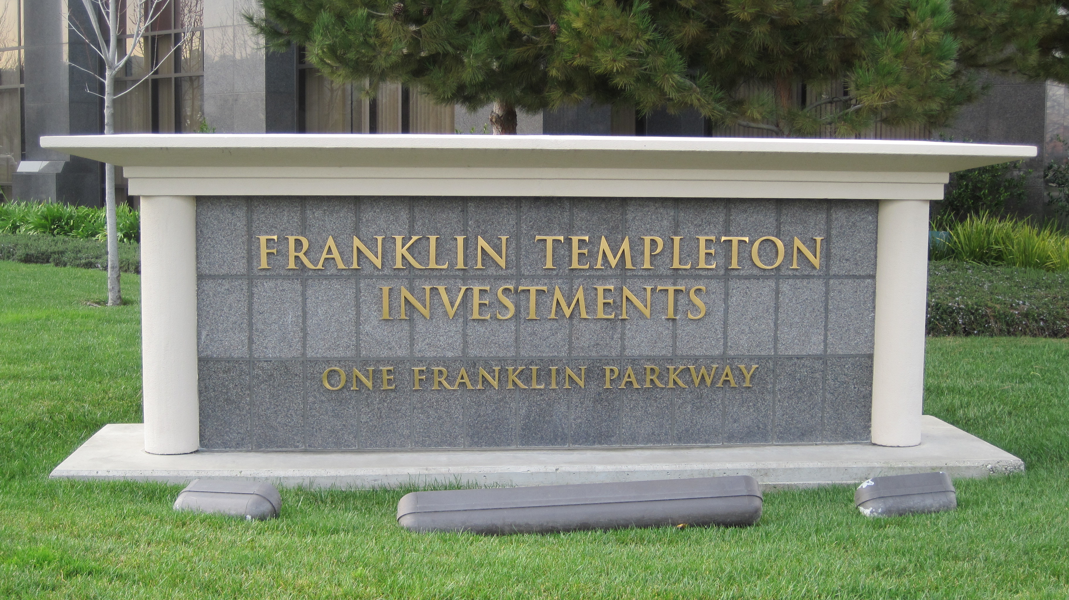 Franklin Templeton's 'Bitcoin DRIP' ETFs Would Quietly Stack BTC From Your Stock Dividends