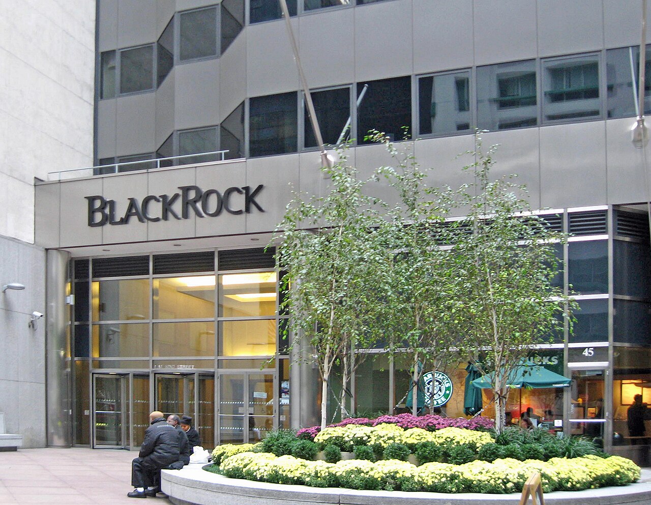 BlackRock's IBIT Flips From Bitcoin's Engine To Its Anchor — 73% Of A $1.8 Billion ETF Exodus