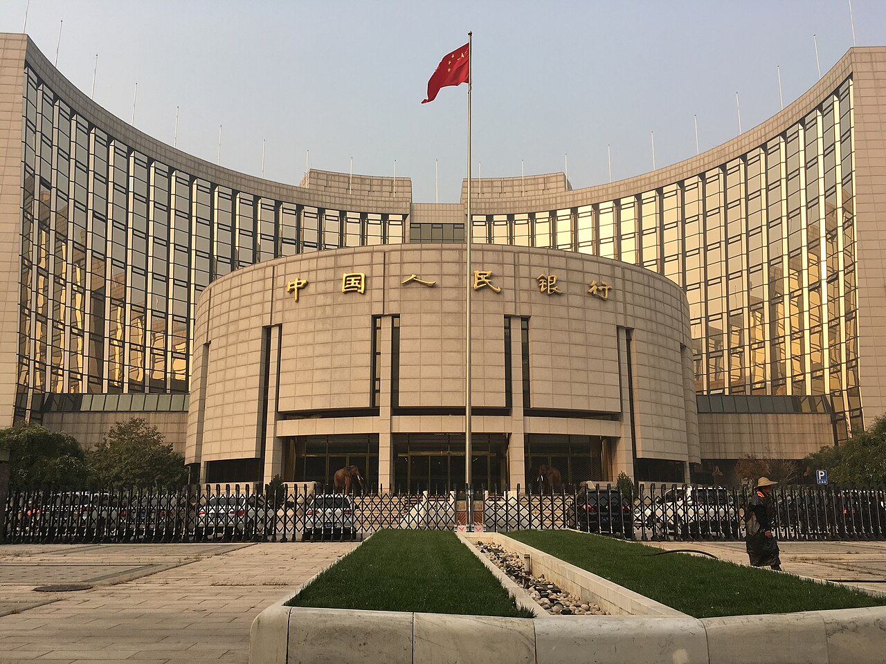 Beijing Tightens Its Gaze: PBOC Wants Stablecoins Under Closer Watch as the Yuan Goes Cross-Border