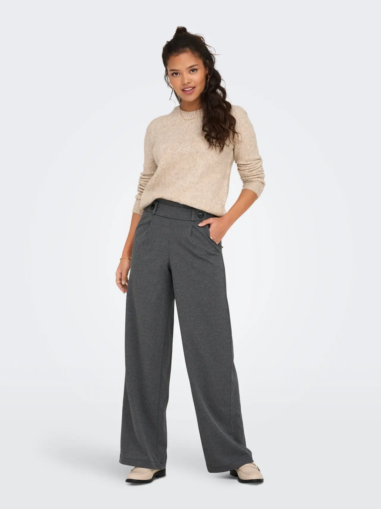 Pantalon basico gris