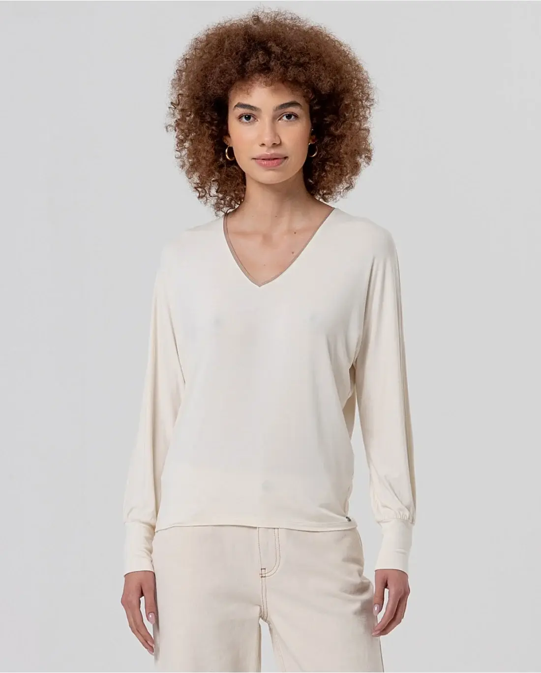 Camiseta de cuello pico de bambú Crudo