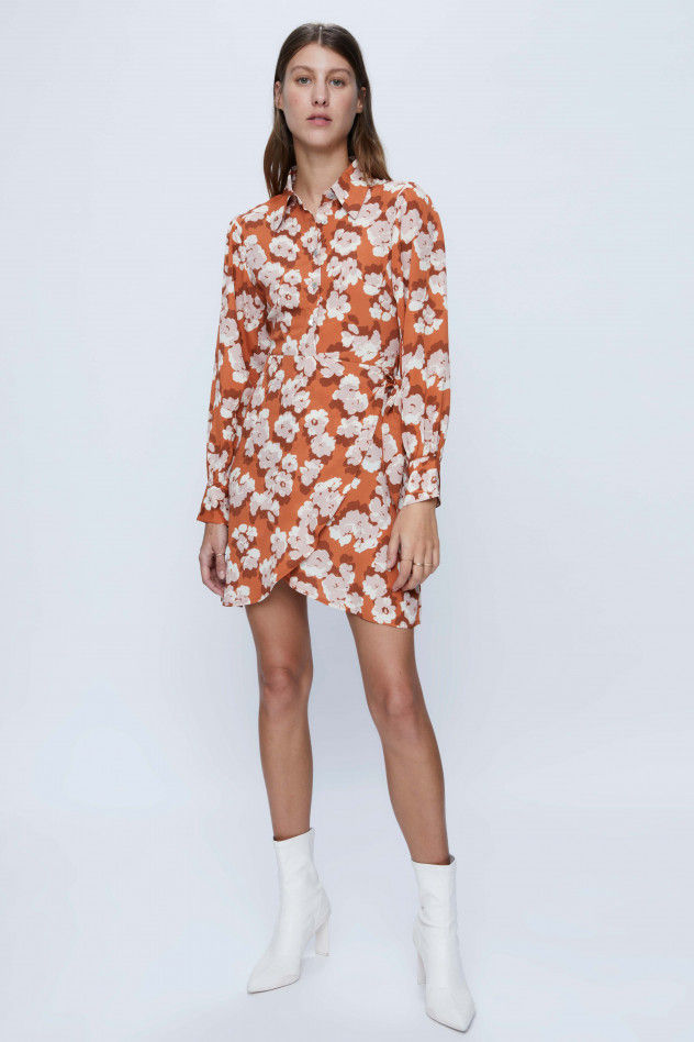 Vestido corto camisero con estampado floral